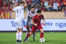 Chuyên gia: "HLV Troussier cần kinh nghiệm của Công Phượng trước Indonesia"