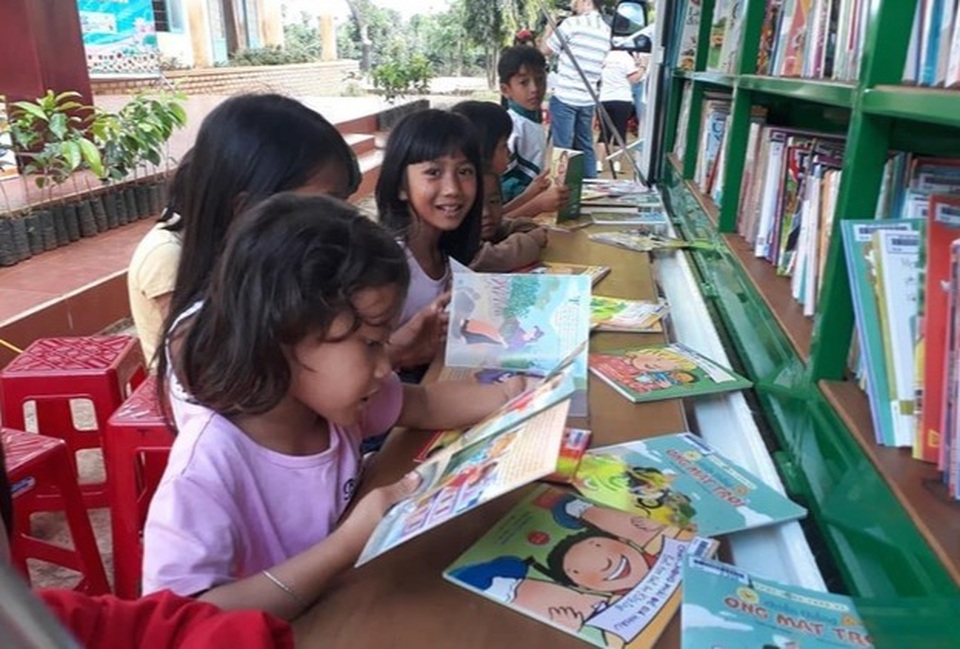 Thu gom sách cũ để tặng học sinh nghèo ở buôn làng - 3 Thu gom sách cũ để tặng học sinh nghèo ở buôn làng - 3