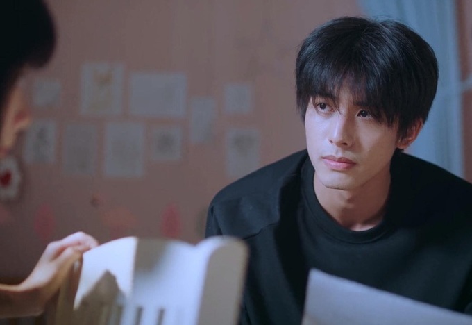 Đàm Tùng Vận thưởng nóng 2 anh nội y đỏ chói loá để thi đâu trúng đó ở Lấy Danh Nghĩa Người Nhà tập 8 - Ảnh 14. Đàm Tùng Vận thưởng nóng 2 anh nội y đỏ chói loá để thi đâu trúng đó ở Lấy Danh Nghĩa Người Nhà tập 8 - Ảnh 14.