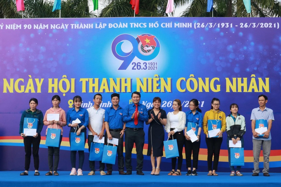 Thanh niên cả nước tưng bừng hoạt động mừng Đoàn 90 năm tuổi - 6 Thanh niên cả nước tưng bừng hoạt động mừng Đoàn 90 năm tuổi - 6