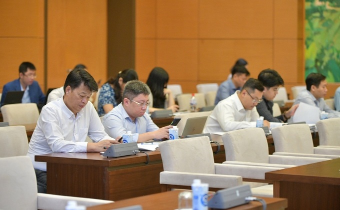 Đại biểu tham dự Phiên họp