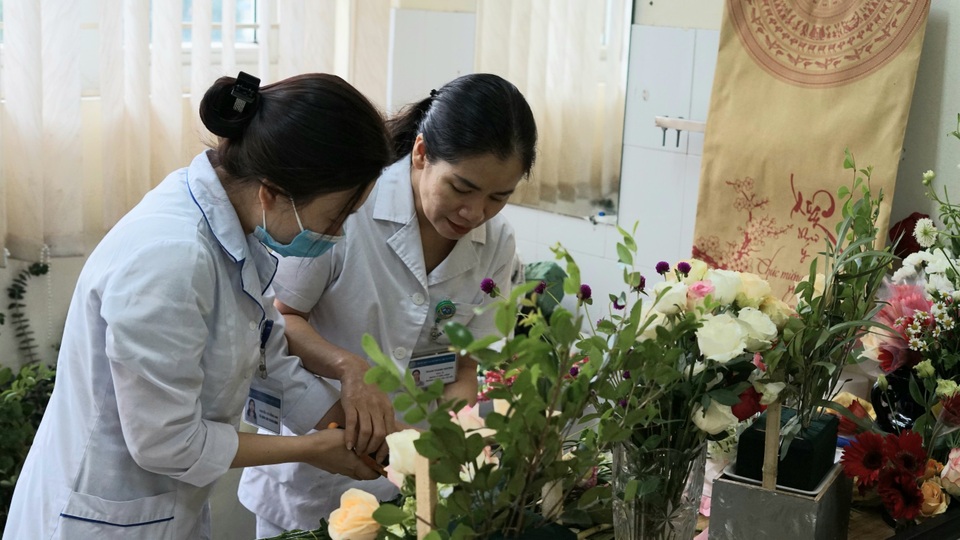 Những bông hoa vô giá trong dịp 20/10 - 3 Những bông hoa vô giá trong dịp 20/10 - 3