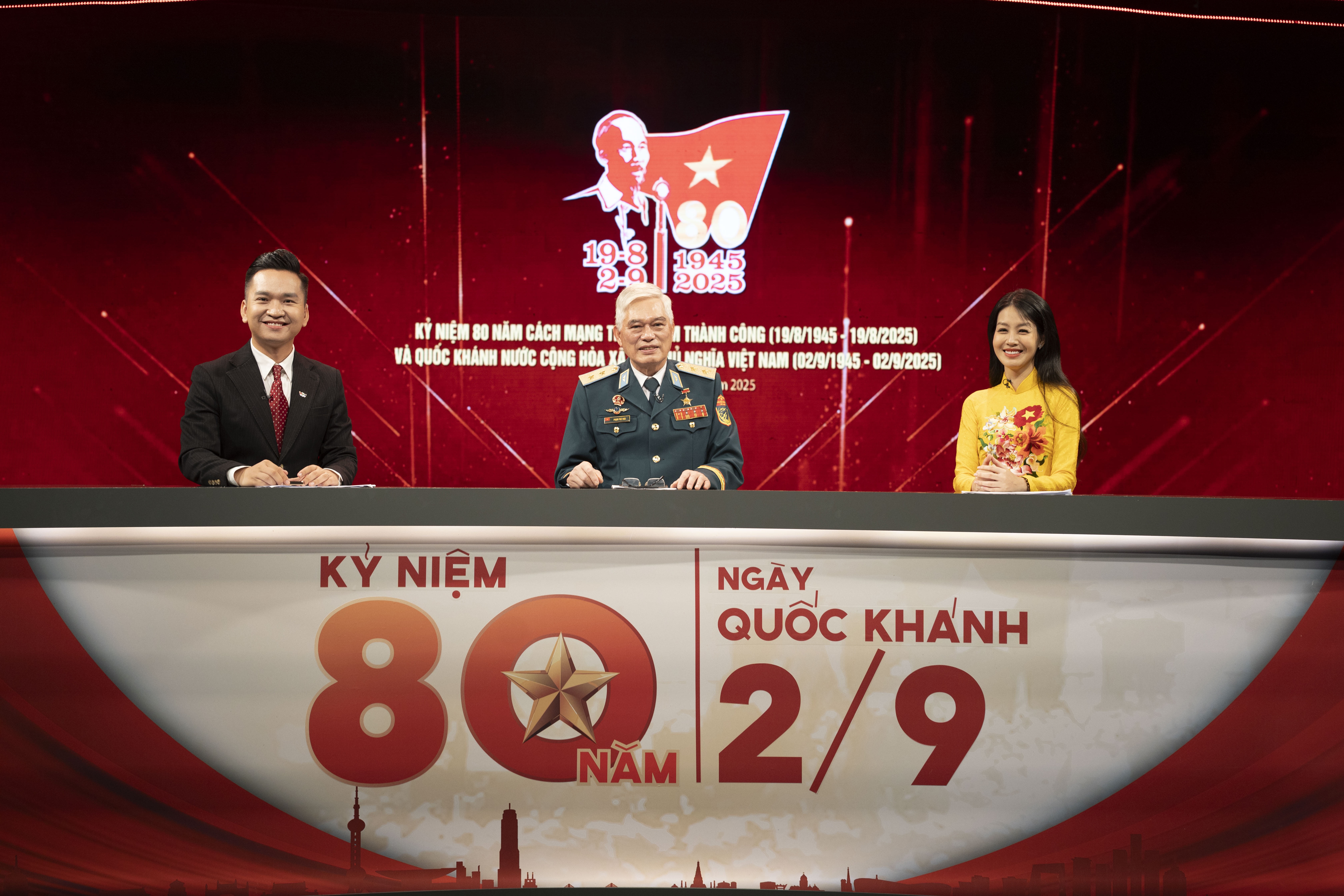 MC Hạnh Phúc VTV kể hậu trường dẫn trực tiếp lễ diễu binh, diễu hành 2/9