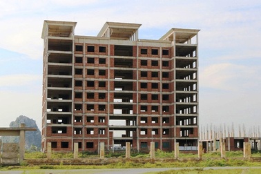 Dân “truy” trách nhiệm dự án trường đại học trăm tỷ “đắp chiếu”