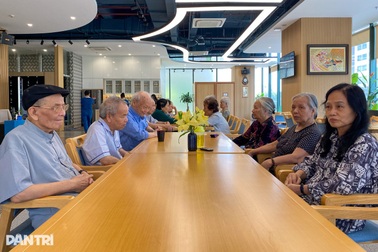 “Sáng đưa, chiều đón” người già