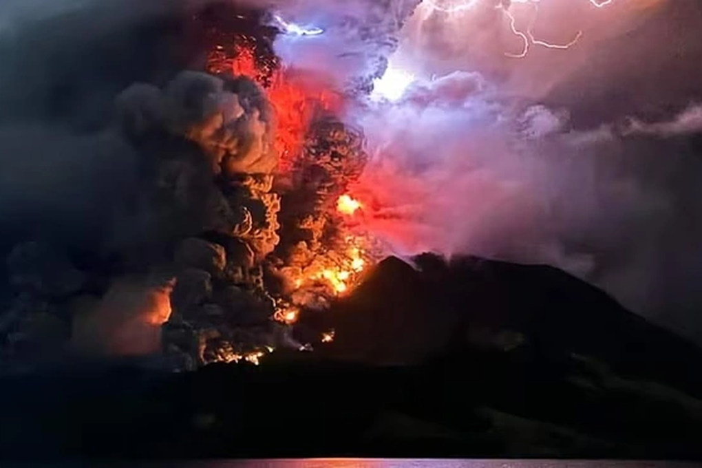 Indonesia cảnh báo sóng thần do núi lửa hoạt động - 1 Indonesia cảnh báo sóng thần do núi lửa hoạt động - 1