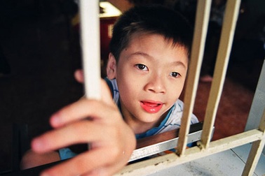 Có nên đưa trẻ xuất ngoại chữa tự kỷ?