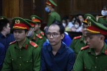 Nhân viên tiệm rửa xe giúp cựu Giám đốc BV Thủ Đức tham ô tiền tỷ thế nào?