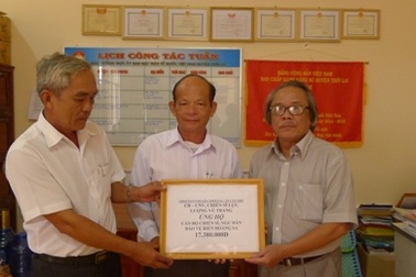 Cán bộ nhân viên huyện Thới Lai ủng hộ hơn 17 triệu đồng "Tiếp sức ngư dân bám biển"