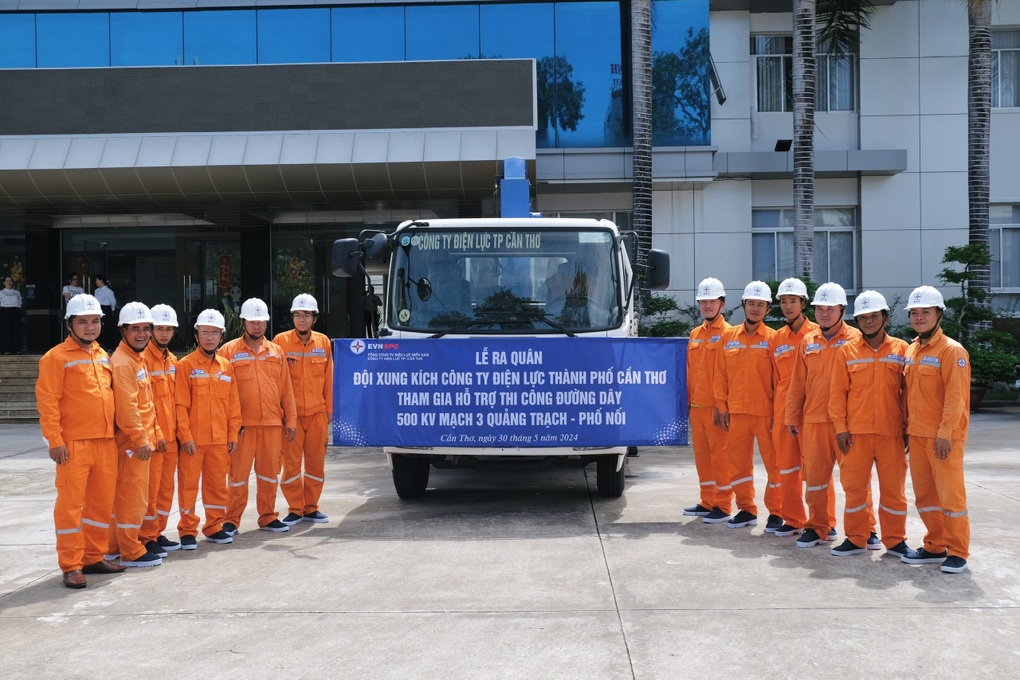Hơn 350 nhân viên EVNSPC tăng cường cho dự án đường dây 500kV mạch 3 - 1 Hơn 350 nhân viên EVNSPC tăng cường cho dự án đường dây 500kV mạch 3 - 1