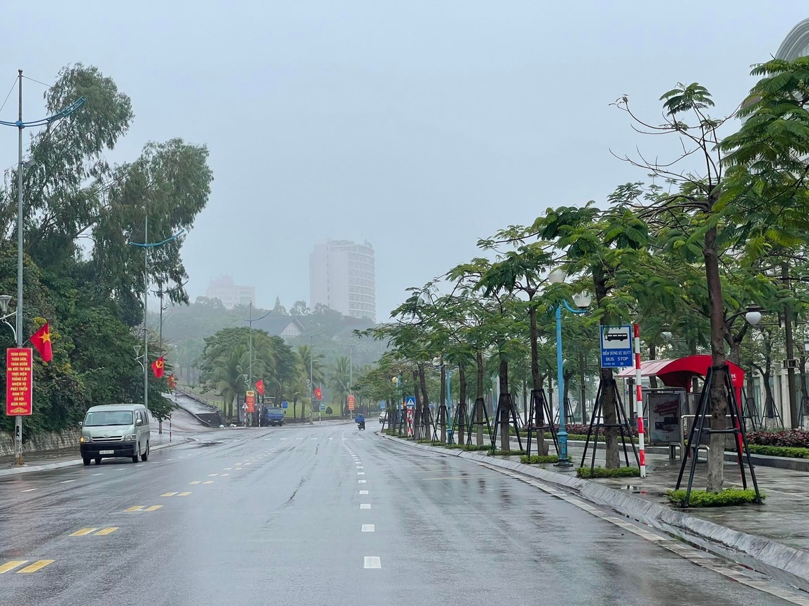 Số F0 vượt ngưỡng 2.000 ca/ngày, nhiều hàng quán tự đóng cửa - 6 Số F0 vượt ngưỡng 2.000 ca/ngày, nhiều hàng quán tự đóng cửa - 6