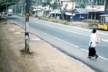 Một tình huống giao thông khó tin như trò ảo thuật