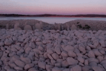 Lộ diện vòng tròn đá 2.000 năm tuổi trong cơn hạn hán