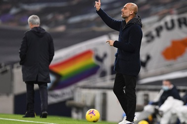 Pep Guardiola bất lực toàn tập trước “đặc sản” của Mourinho