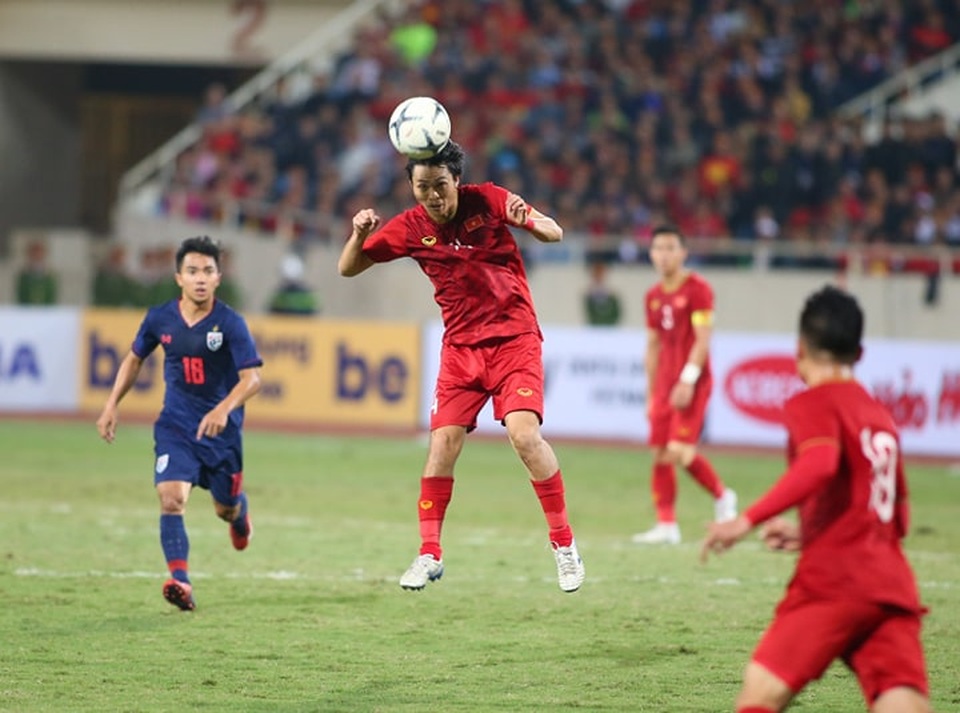 Việt Nam 0-0 Thái Lan: Hai quyết định gây tranh cãi của trọng tài - 29 Việt Nam 0-0 Thái Lan: Hai quyết định gây tranh cãi của trọng tài - 29