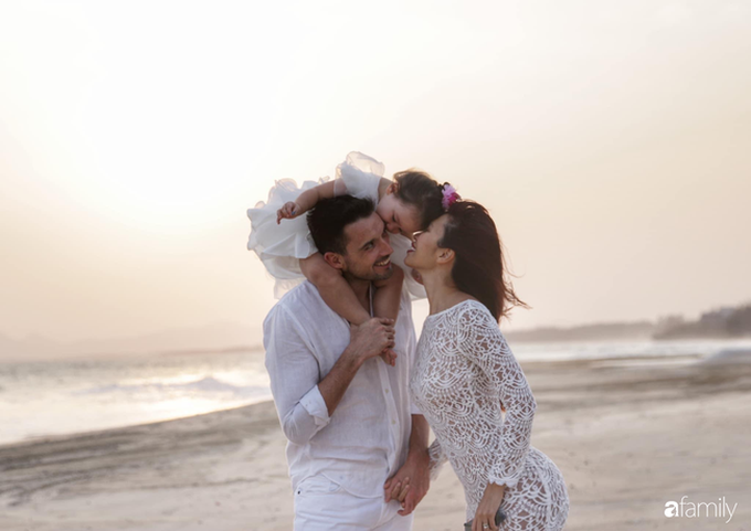 Chuyện chưa từng kể về lần đầu làm mẹ của các hot mom: Hà Anh lo lắng khi bé Myla vừa sinh đã bị tật, Hằng Túi bỡ ngỡ khi thấy con gái đầu lòng không giống như hình ảnh trong sách - Ảnh 9. Chuyện chưa từng kể về lần đầu làm mẹ của các hot mom: Hà Anh lo lắng khi bé Myla vừa sinh đã bị tật, Hằng Túi bỡ ngỡ khi thấy con gái đầu lòng không giống như hình ảnh trong sách - Ảnh 9.