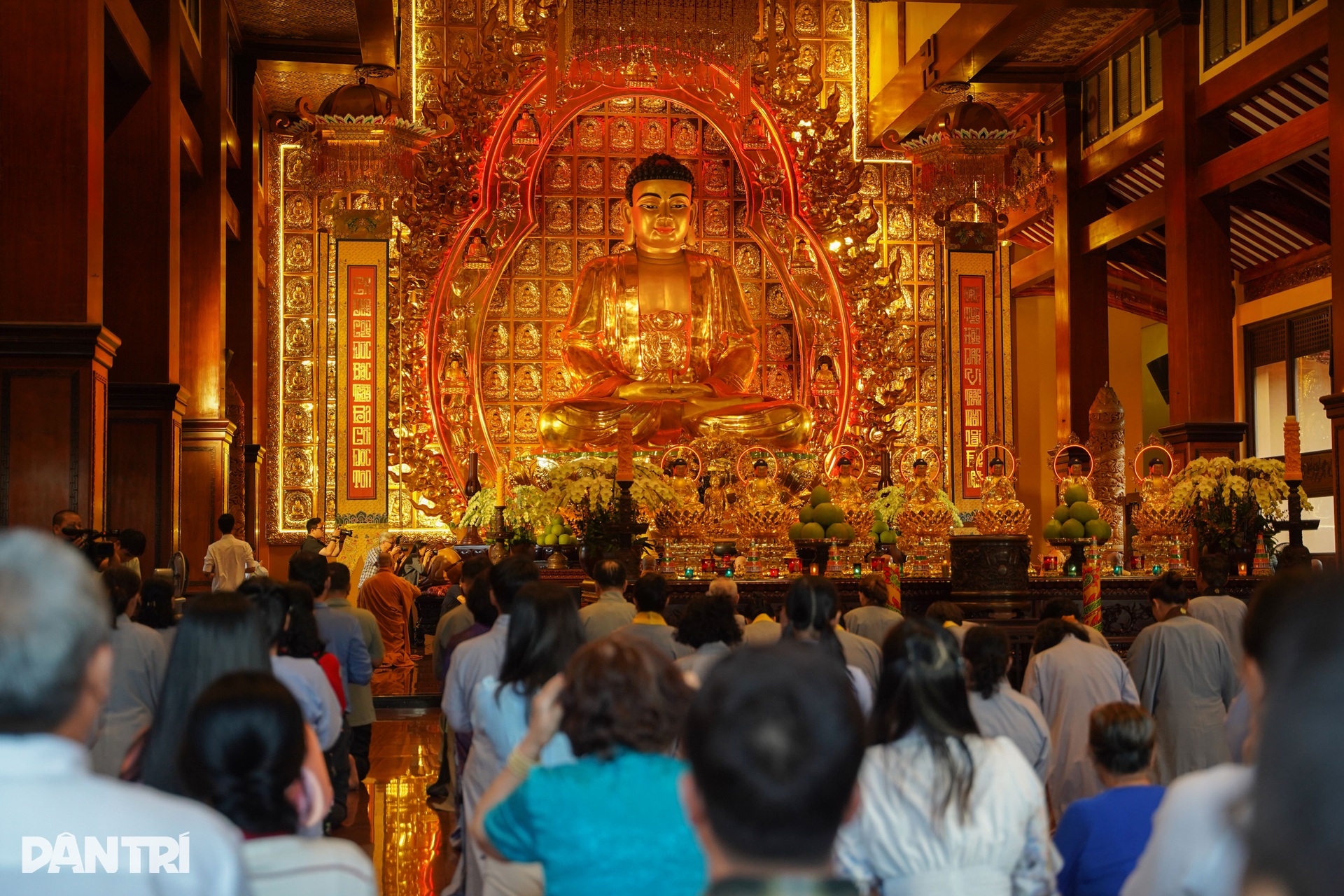 Hàng ngàn chùa thỉnh chuông sáng 1/7, cầu quốc thái dân an - 10 Hàng ngàn chùa thỉnh chuông sáng 1/7, cầu quốc thái dân an - 10