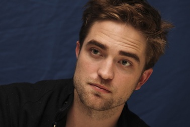 Robert Pattinson không vội hò hẹn sau khi chia tay bạn gái