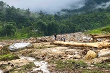 Cảnh tan hoang sau trận lũ quét kinh hoàng ở bản biên giới Nghệ An