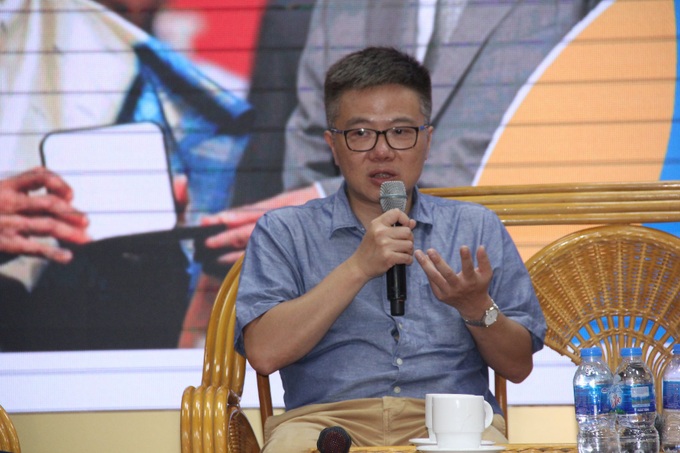 GS. Ngô Bảo Châu: Shock khi nhận bảng lương đầu tiên, không đủ tiền mua chiếc vé máy bay về Việt Nam - Ảnh 1.