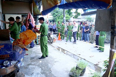 Bị đâm chết khi đến nhà vợ cũ đón con đi chơi