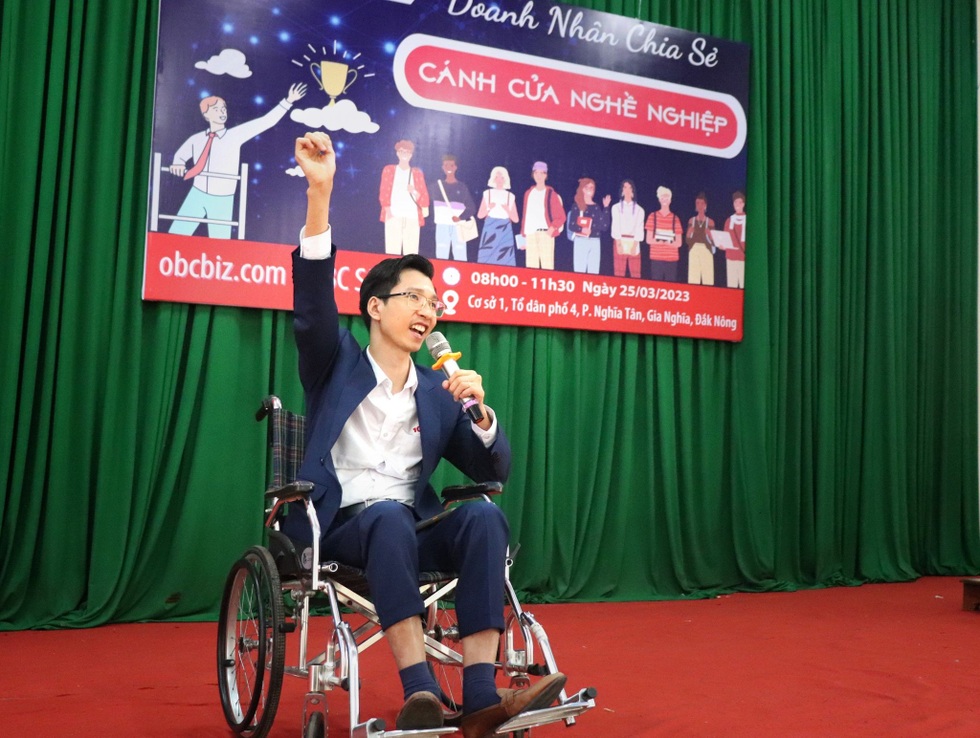 Hành trình làm chủ 2 công ty của người đàn ông khuyết tật - 2