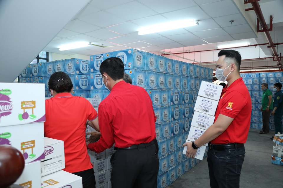 Doanh nghiệp Việt sát cánh cùng cộng đồng đẩy lùi đại dịch Covid-19 - 3 Doanh nghiệp Việt sát cánh cùng cộng đồng đẩy lùi đại dịch Covid-19 - 3