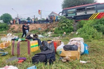 Lật xe khách ở Bình Định, nhiều người bị thương