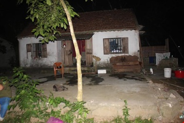 Vụ con đổ xăng đốt cha, có mẹ và bạn gái trợ giúp