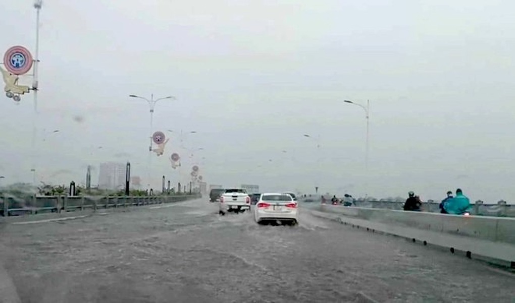 Hà Nội yêu cầu làm rõ nguyên nhân cầu Vĩnh Tuy 2 bị ngập - 1 Hà Nội yêu cầu làm rõ nguyên nhân cầu Vĩnh Tuy 2 bị ngập - 1