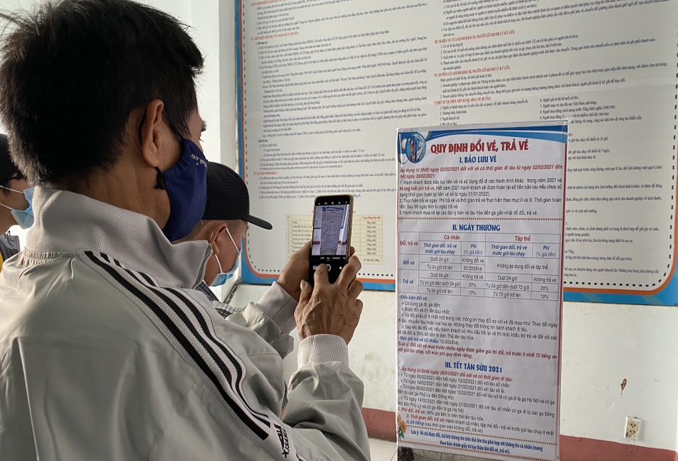 Người dân ồ ạt trả vé tàu Tết vì sợ dịch - 4 Người dân ồ ạt trả vé tàu Tết vì sợ dịch - 4