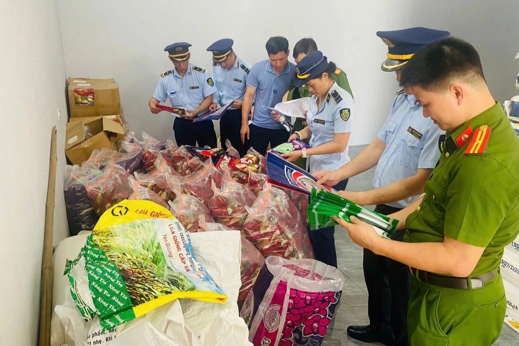Phát hiện hơn 1,4 tấn gạo giả nhãn mác, bao bì nước ngoài - 1