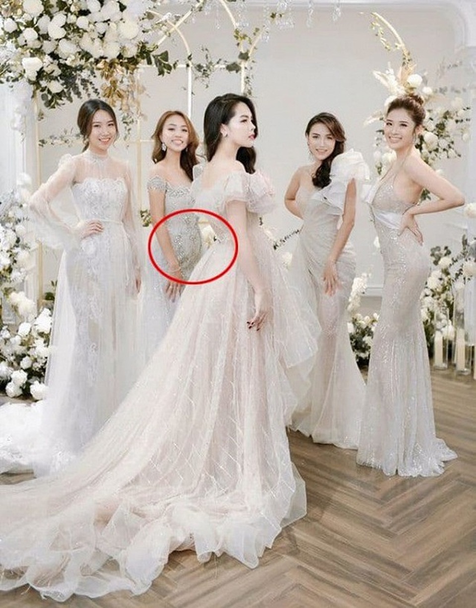 Sao Việt chọn cởi áo khoe eo hoặc thẳng thắn đáp trả tin đồn mang bầu - 7 Sao Việt chọn cởi áo khoe eo hoặc thẳng thắn đáp trả tin đồn mang bầu - 7