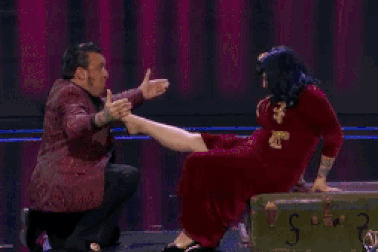 Rùng mình xem hát opera theo cách... mạo hiểm nhất từng thấy