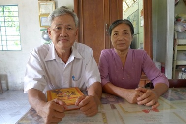 Vợ chồng giáo viên về hưu hết lòng chăm lo học trò nghèo