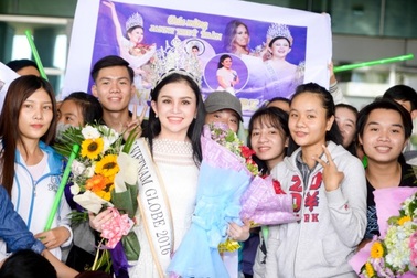 Hoa Hậu Janny Thủy Trần được chào đón nồng nhiệt khi vừa về Việt Nam