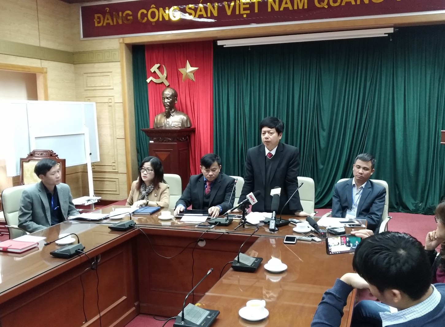 Bộ Y tế khuyến cáo không được tự ý sử dụng bia để giải ngộ độc do rượu gây ra