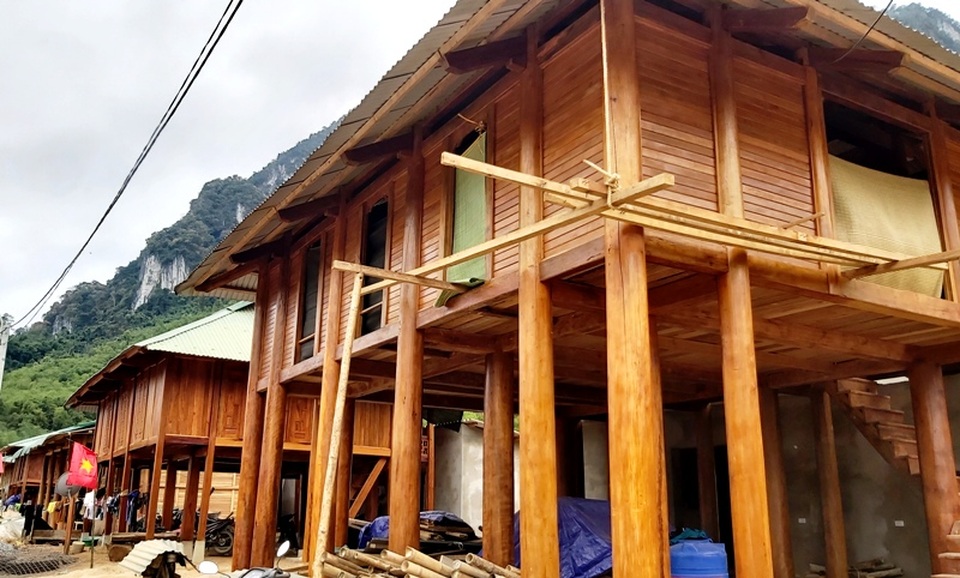 Tết sớm nơi bản làng vùng biên từng bị cơn lũ kinh hoàng quét qua - 15 Tết sớm nơi bản làng vùng biên từng bị cơn lũ kinh hoàng quét qua - 15