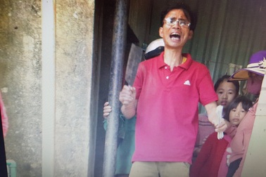 Tưới xăng, dọa thiêu vợ con để gây áp lực cho đoàn cưỡng chế