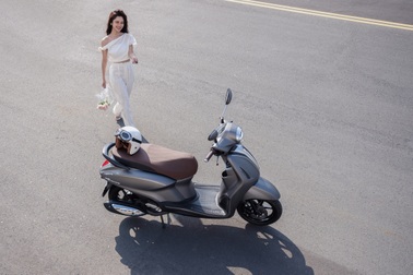 Hàn Hằng biến hóa đa dạng phong cách, làm mới bản thân với Yamaha Grande