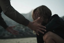 Ghi hận với quá khứ của vợ, chồng ngang nhiên thách thức, cặp bồ