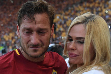 Lộ lý do Totti ly dị vợ sau 20 năm chung sống