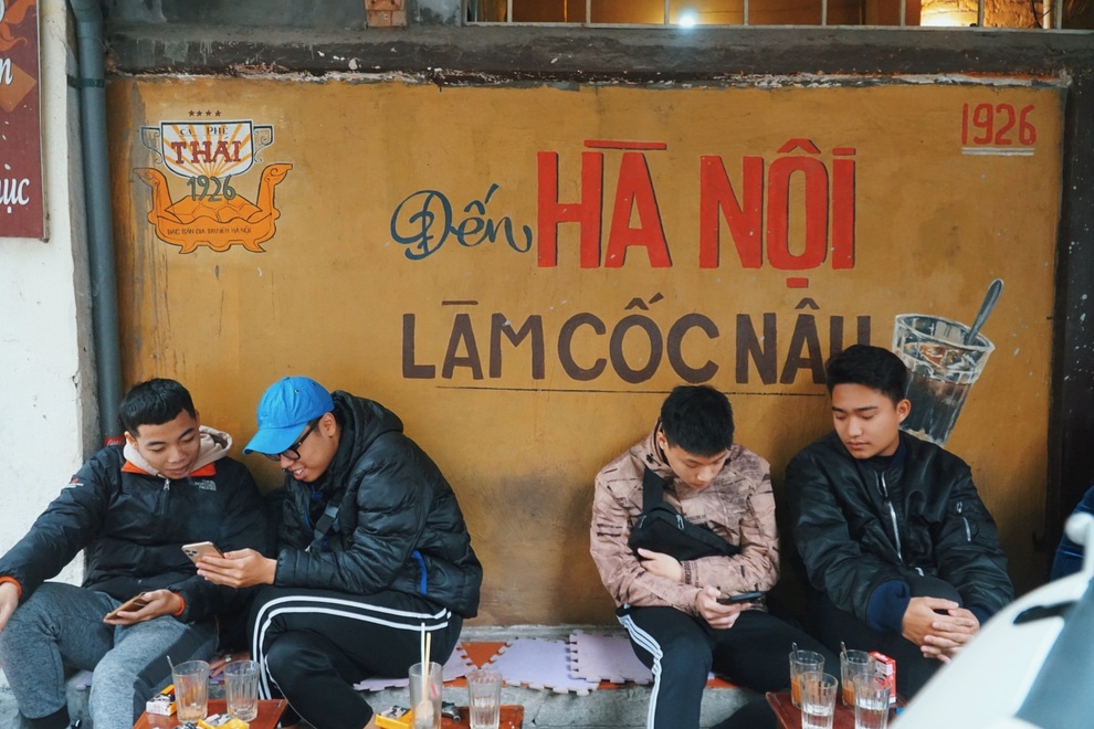 Những quán cà phê nhuốm màu thời gian, lưu giữ ký ức tuổi thơ ở Hà Nội - 6 Những quán cà phê nhuốm màu thời gian, lưu giữ ký ức tuổi thơ ở Hà Nội - 6