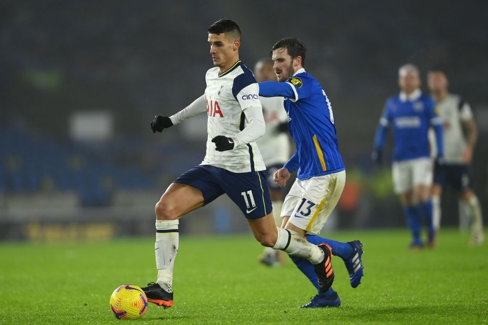Liverpool áp sát Man Utd, Tottenham tiếp tục thất bại - 2 Liverpool áp sát Man Utd, Tottenham tiếp tục thất bại - 2
