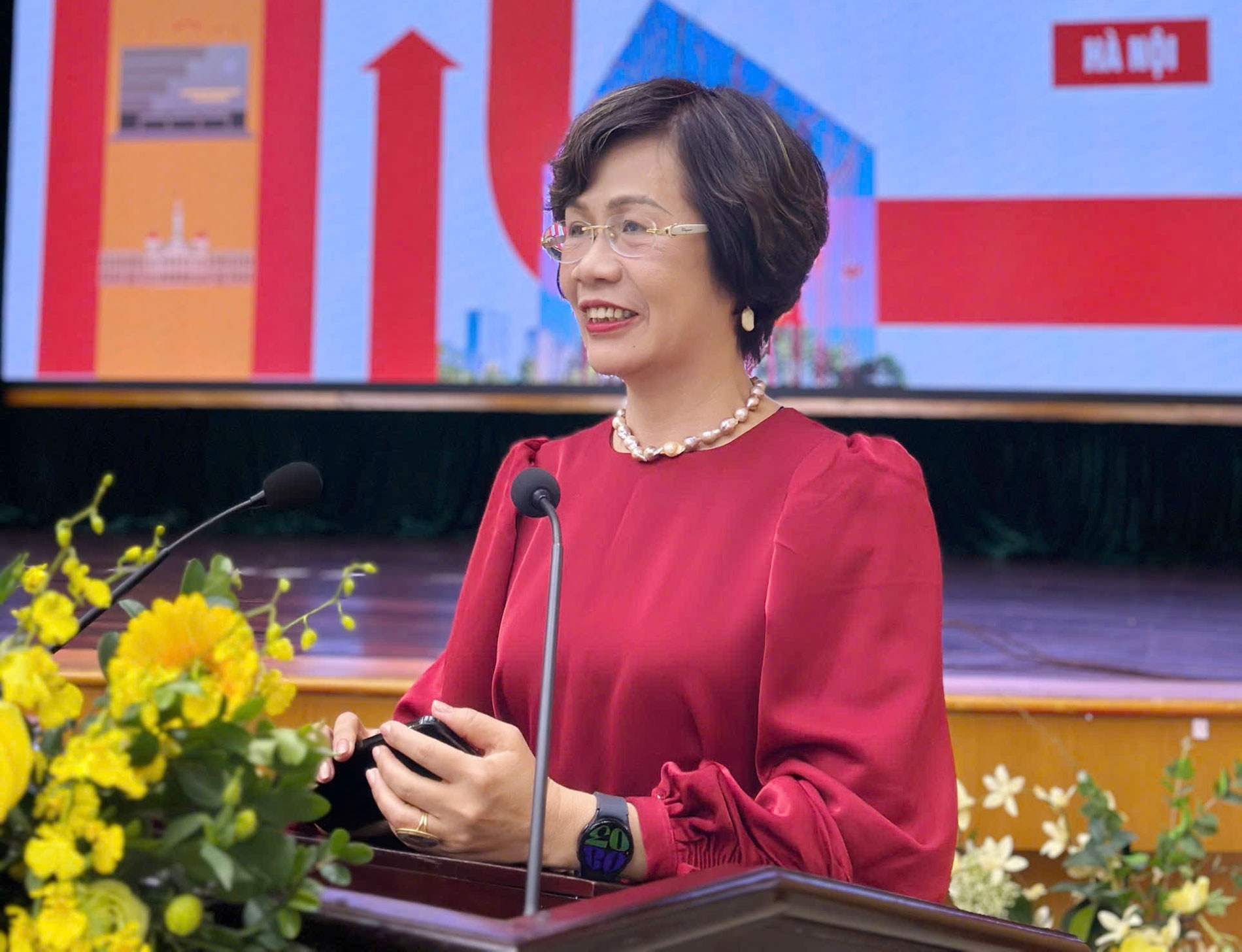 ពី Anh Trai បង្ហាញគ្រុនក្តៅ៖ ការវិនិយោគលើវប្បធម៌នៅតែខ្ចាត់ខ្ចាយ និងខ្វះឯកសណ្ឋាន - ២ Từ cơn sốt show Anh trai: Đầu tư cho văn hóa vẫn dàn trải, thiếu đồng bộ - 2