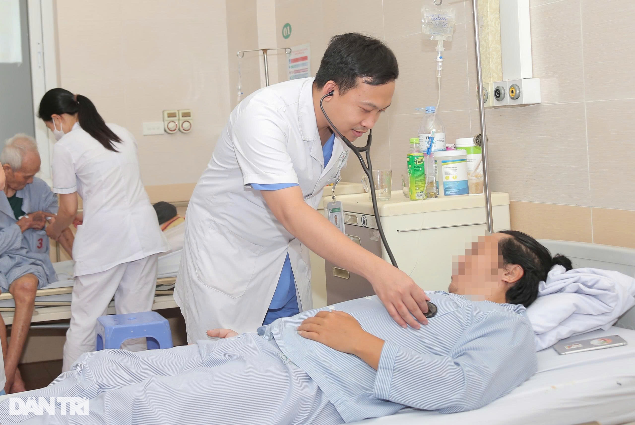 Ngày hút 2 bao thuốc lá, 8X suýt chết vì nhồi máu cơ tim - 1