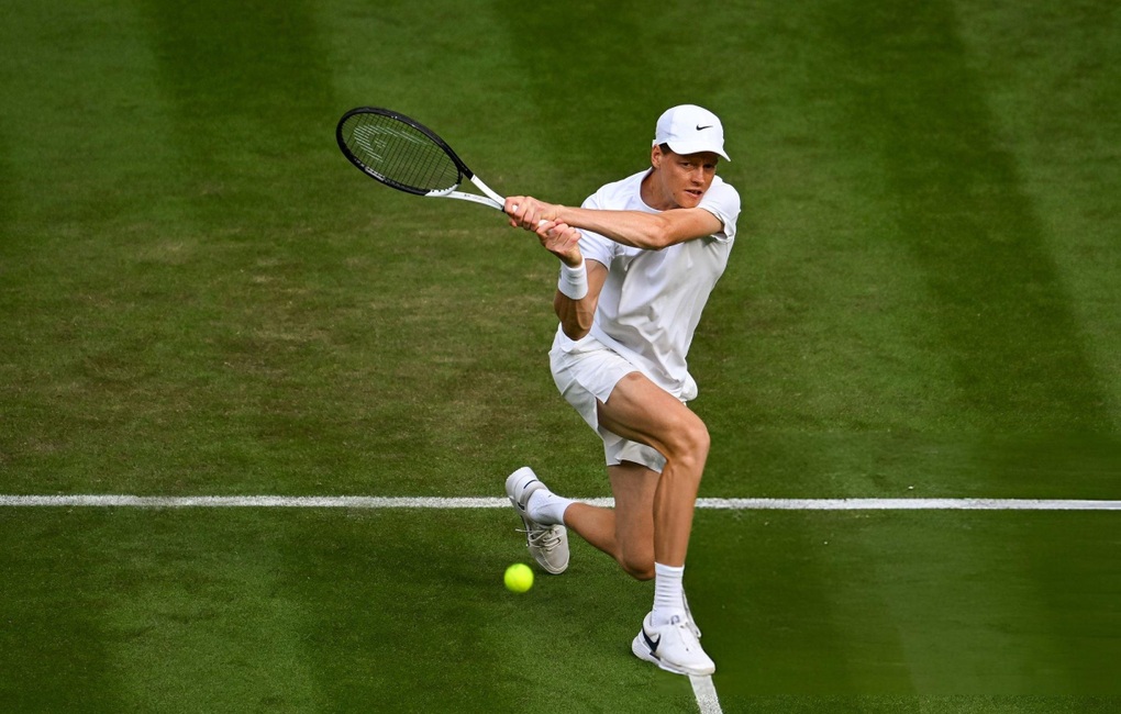 ديوكوفيتش يحطم رقم فيدرر، وسينر يتألق في ويمبلدون - 2 Djokovic phá kỷ lục của Federer, Sinner thăng hoa tại Wimbledon - 2