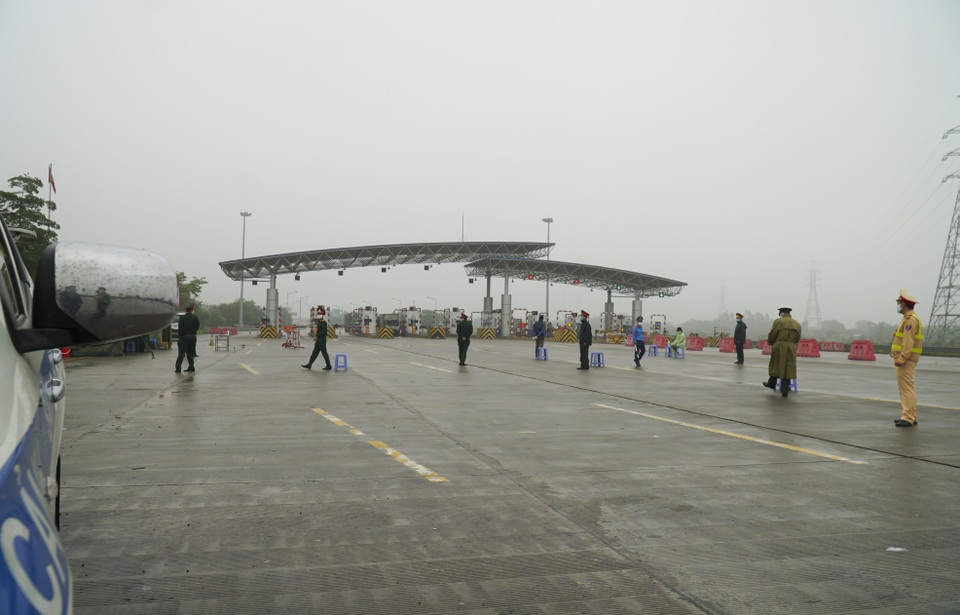 Tài xế bất ngờ với yêu cầu buộc quay đầu xe tại cao tốc Hà Nội - Hải Phòng - 1