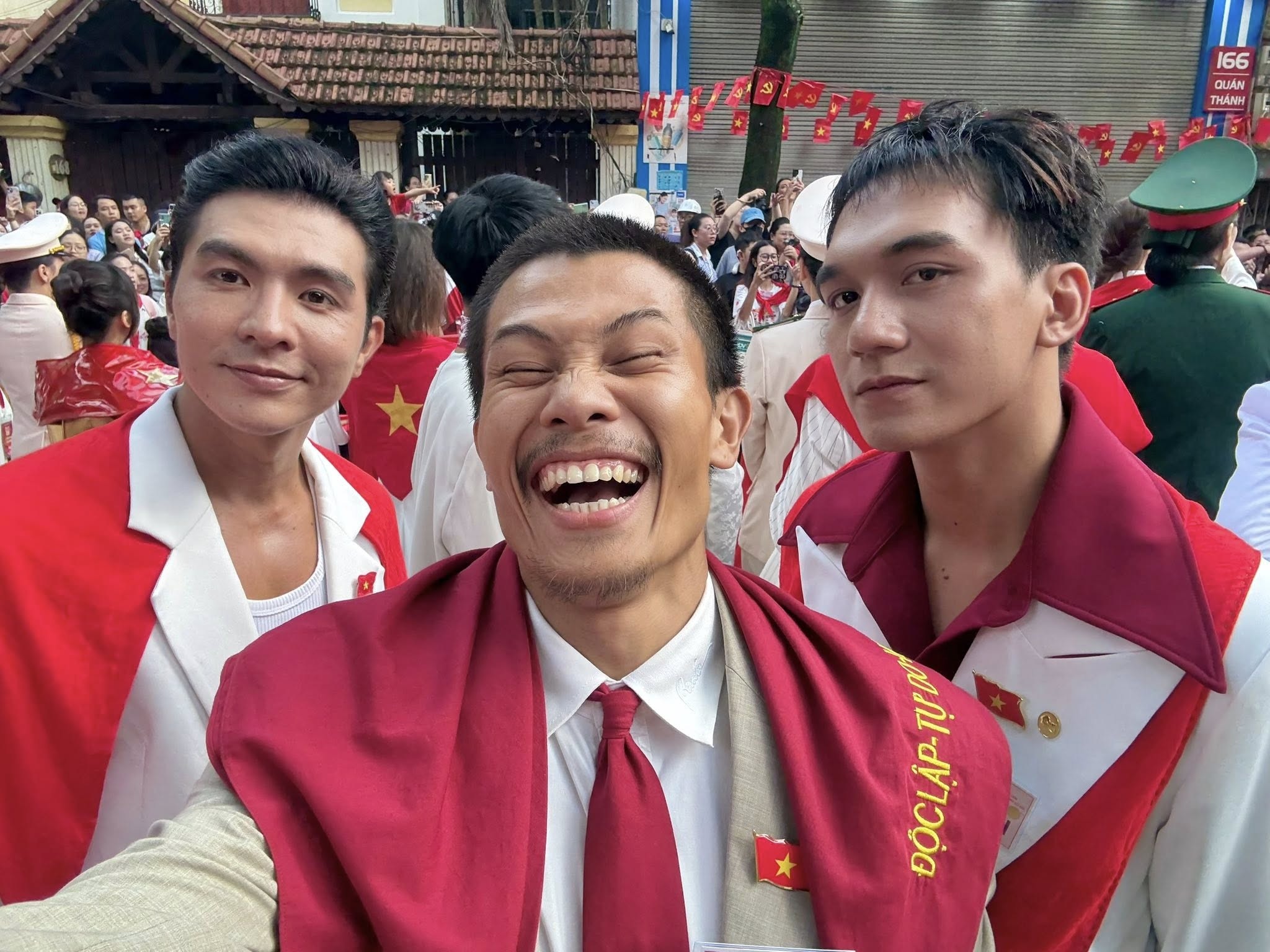 Phương Nam suýt trượt vai Tạ trong phim Mưa đỏ vì... đẹp trai - 2