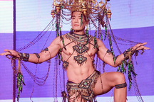 Loạt trang phục kiệm vải gây tranh cãi của thí sinh Nam vương Toàn cầu 2022